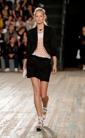 Yohji Yamamoto_Y-3/Y-3 Spring-Summer 2010 Men's & Women's Collection_Getty Images