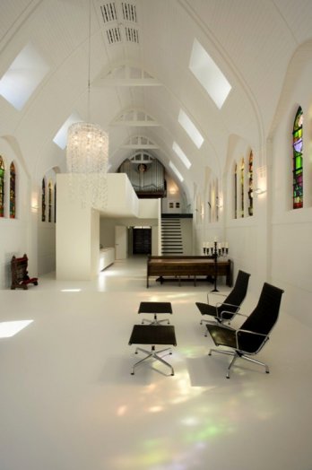 Church of living by Zecc Architecten_Cornbread Works