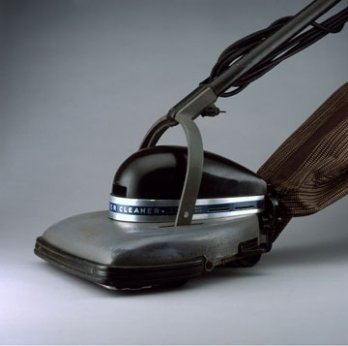 Henry Dreyfuss, Vacuum Cleaner, Model 150, 1935_Denis Farley_Montreal_Canada