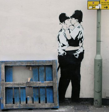 Banksy_Kissing Coppers