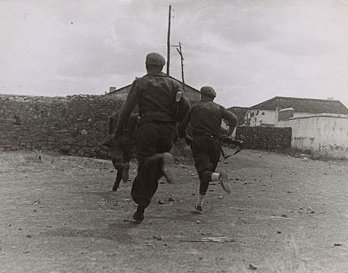 Gerda Taro_Republican soldiers, 1937