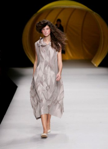 Issey Miyake by Dai Fujiwara_Spring/Summer 2008_Frederique Dumoulin