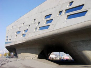 Centre scientifique Phaeno_Wolfsburg_Allemagne_1999-2005