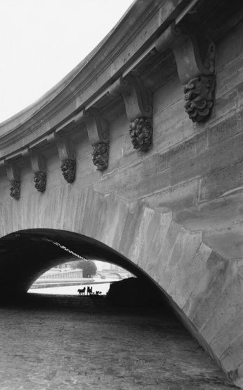 Geoffrey James/Pont-Neuf, Paris, 2000_Collection de Jim des Rivières et Kathryn Finter