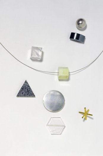 Hermann Jünger/Necklace with interchangeable pendants_1987-1992_Gold, silver, rock cristal, lemon chrysopase_Eva Jünger
