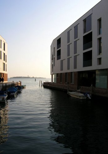 Cino Zucchi/social housing, junghans area, giudecca, venice, 1997-2002